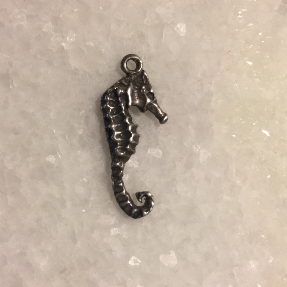 Vintage sterling silver 925 seahorse pendant